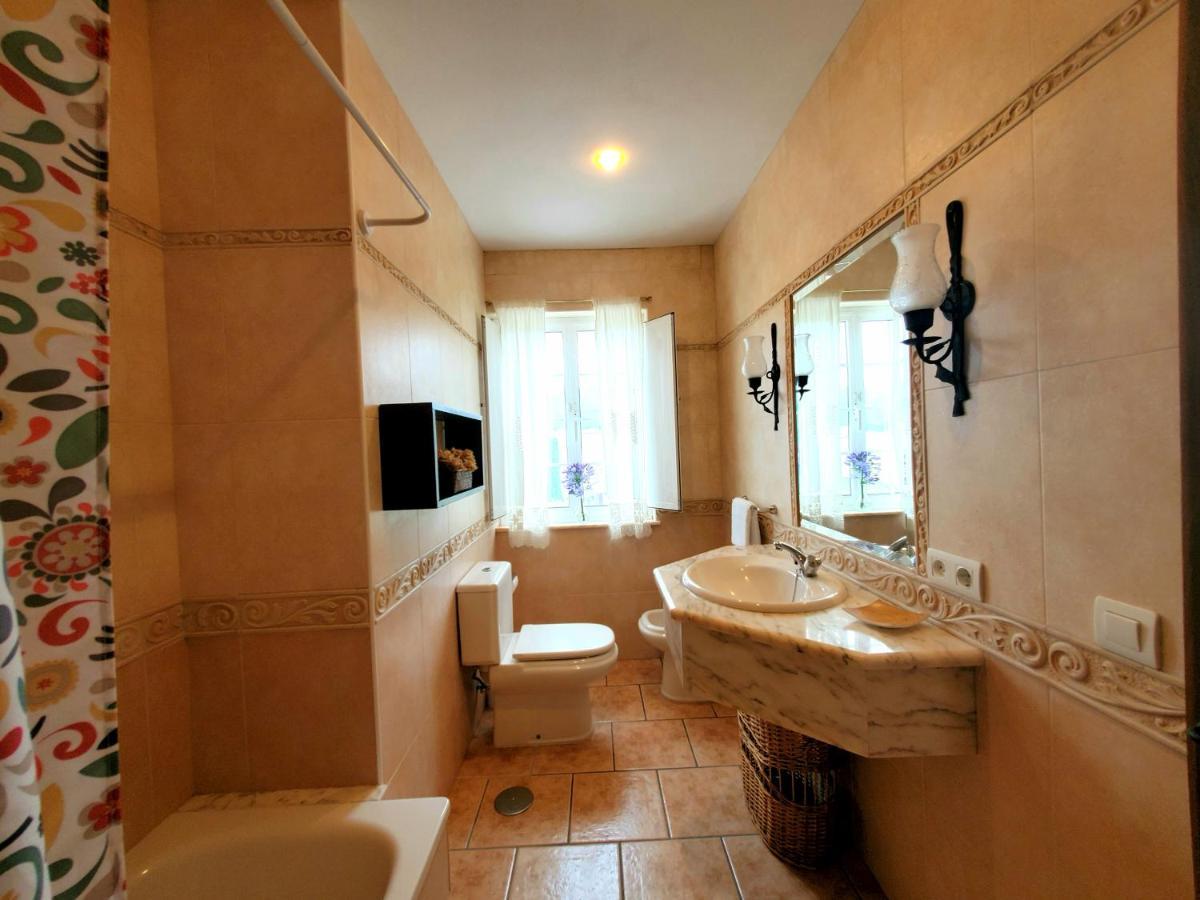 Apartamentos Turisticos Rosa Рибадео Екстериор снимка