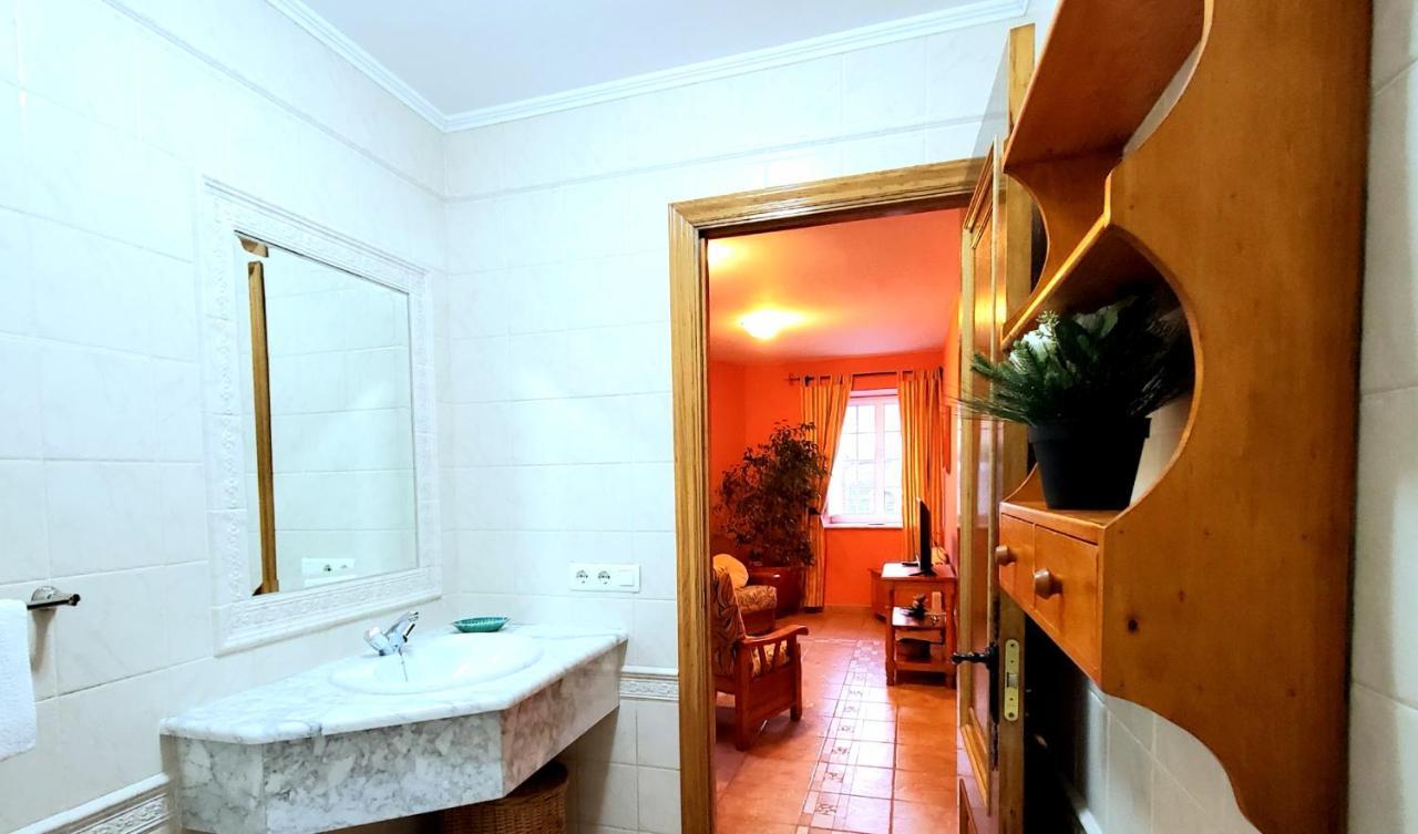 Apartamentos Turisticos Rosa Рибадео Екстериор снимка