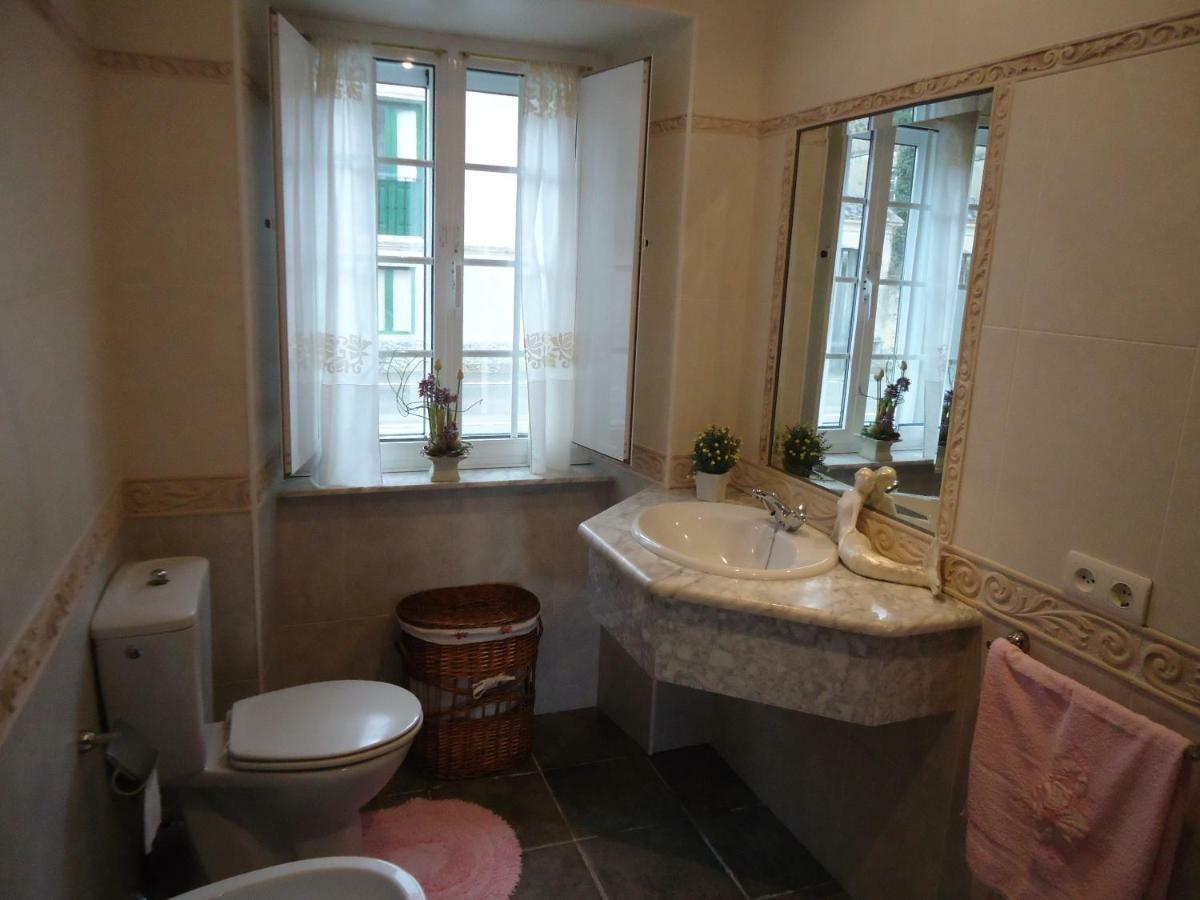 Apartamentos Turisticos Rosa Рибадео Екстериор снимка
